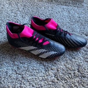 Adidas predator soccer cleats men’s 8.5 great condition